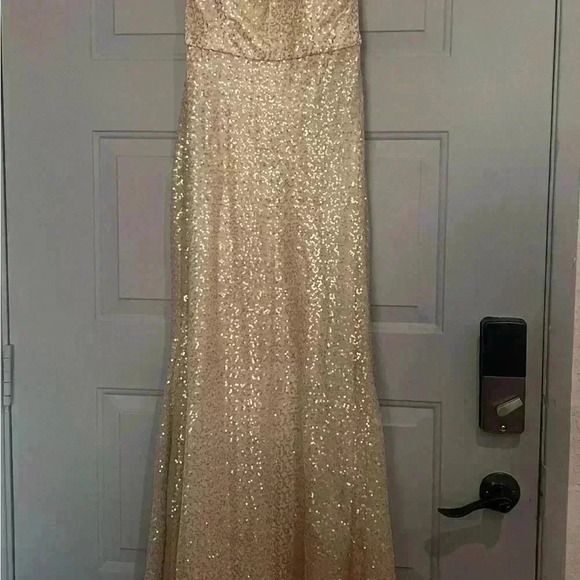 MoriLee Gold Sequin Gown
Sweetheart Neckline Illusion Size 6 - Picture 13 of 16